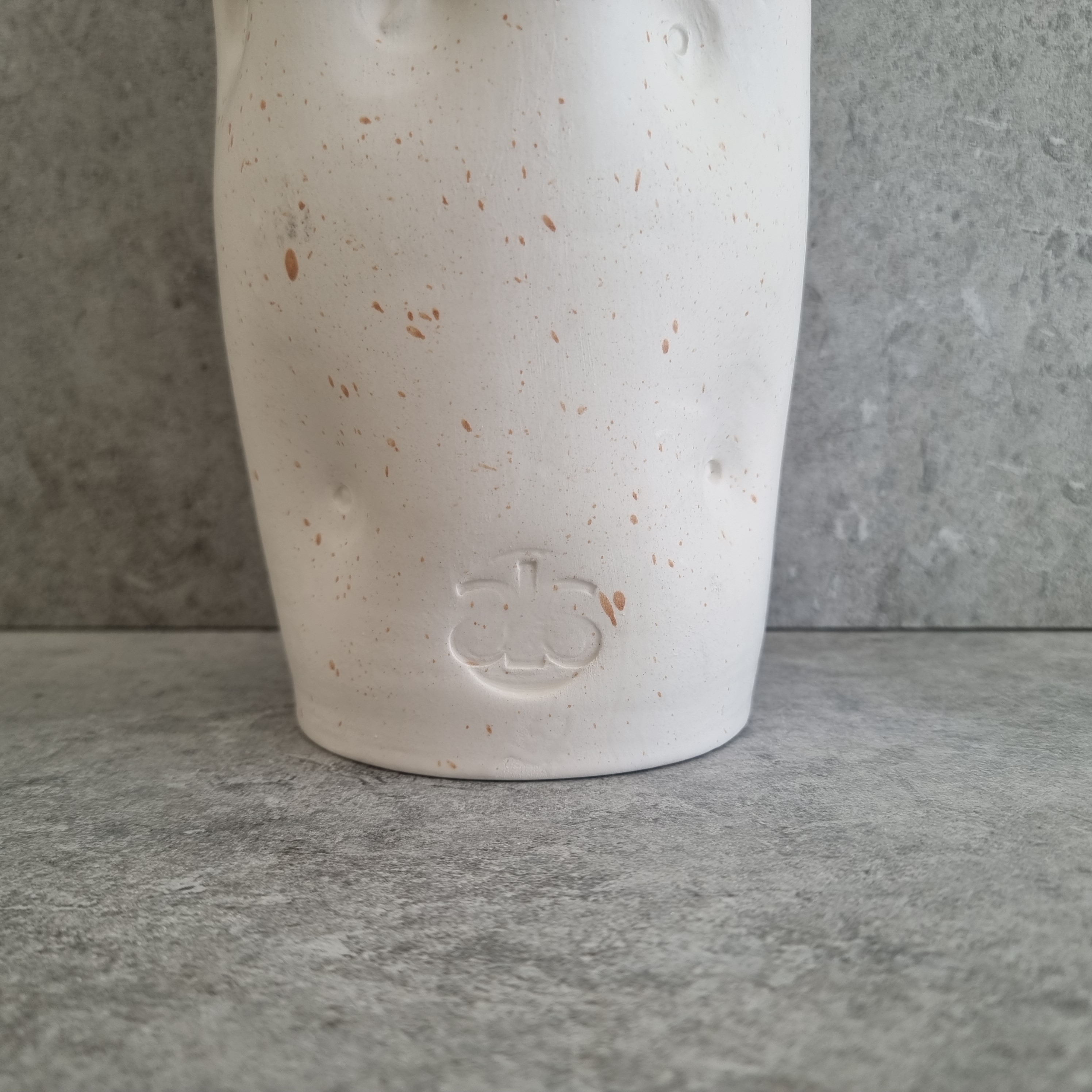 TALL CORAL VASE - WHITE