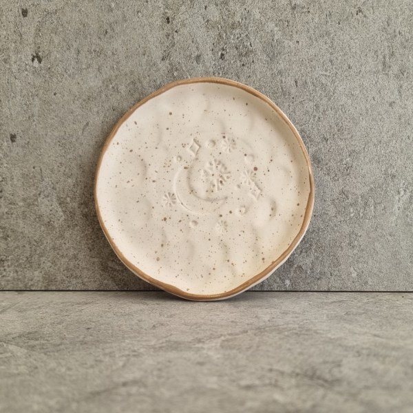 HANDMADE TEXTURED MATT WHITE PLATE