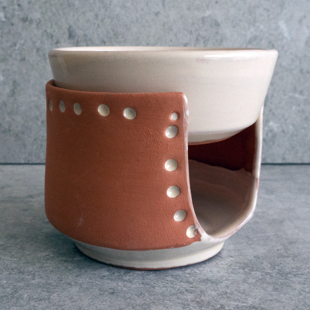 Handmade TERRACOTTA OIL BURNER with off-white glazing, designed for essential oil diffusion and home aromatherapy.